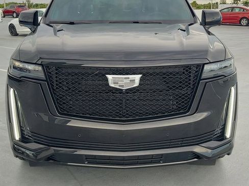 Used 2023 Cadillac Escalade Sport Platinum w/ LPO, ONYX Package RWD image 9