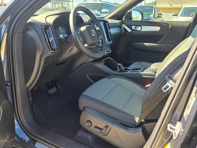 New 2026 Volvo XC40 B5 Core AWD/4WD image 14