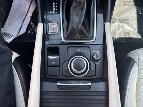 Used 2018 MAZDA MAZDA3 Grand Touring w/ Premium Equipment Package FWD image 20