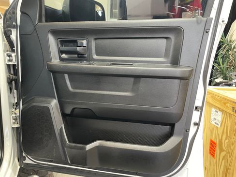 Used 2018 RAM 2500 Tradesman w/ Chrome Appearance Group AWD/4WD image 16