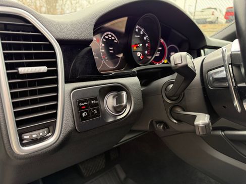 Certified 2019 Porsche Cayenne image 23