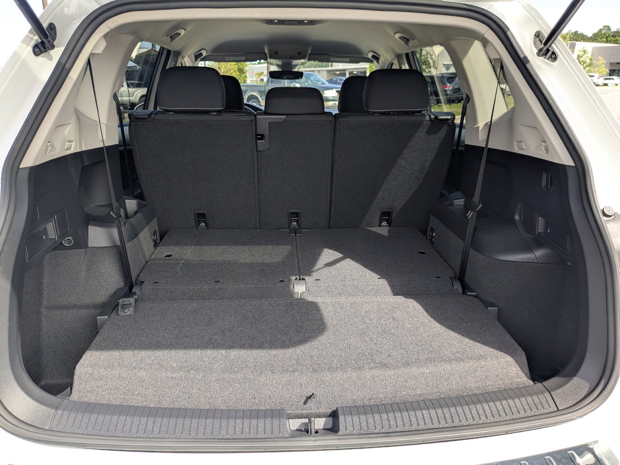 Used 2024 Volkswagen Tiguan S FWD image 12
