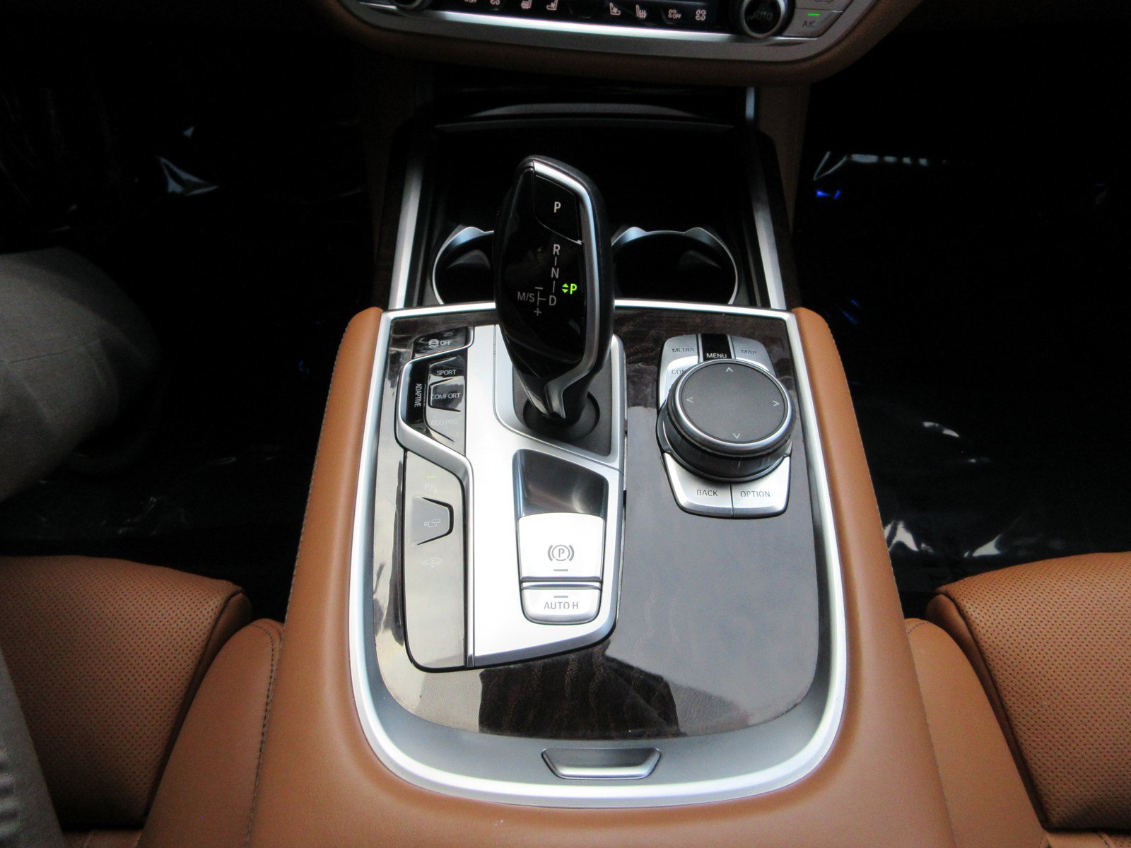 Used 2020 BMW 750i xDrive w/ Interior Design Package AWD/4WD image 48