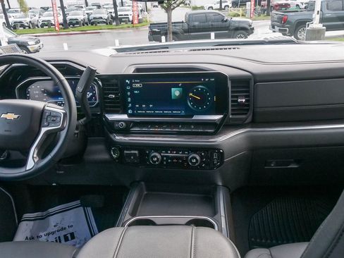 Used 2024 Chevrolet Silverado 2500 LTZ w/ LTZ Convenience Package image 11