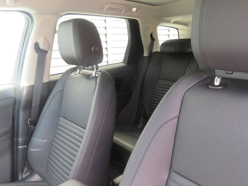 Used 2023 Land Rover Discovery Sport S image 17