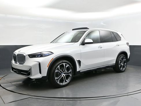 New 2026 BMW X5 sDrive40i w/ Climate Comfort Package image 3