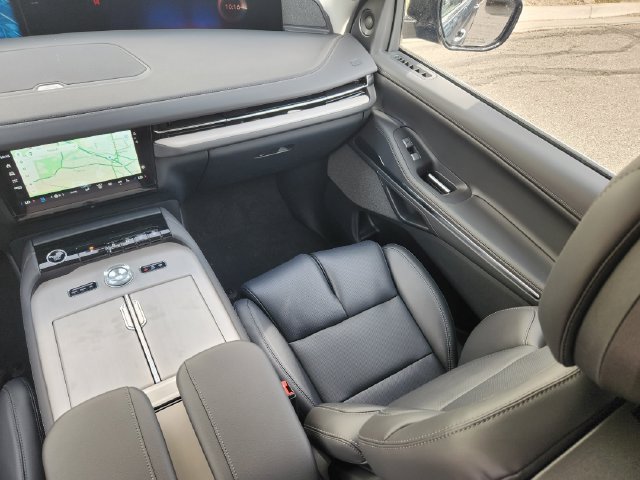 New 2027 Lincoln Navigator Reserve AWD/4WD image 12