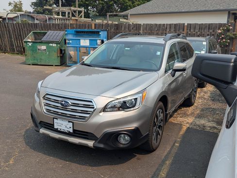 Used 2016 Subaru Outback 2.5i Limited AWD/4WD image 1