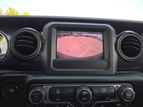 Used 2023 Jeep Wrangler Unlimited Sport AWD/4WD image 36
