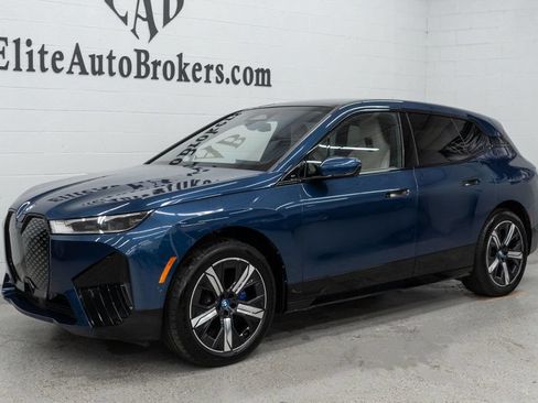 Used 2023 BMW iX xDrive50 w/ Sport Package AWD/4WD image 50