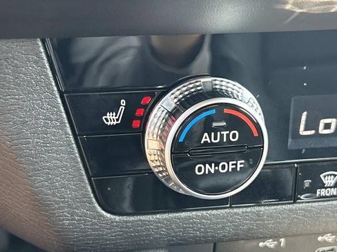 Used 2025 Mitsubishi Outlander SE FWD image 35