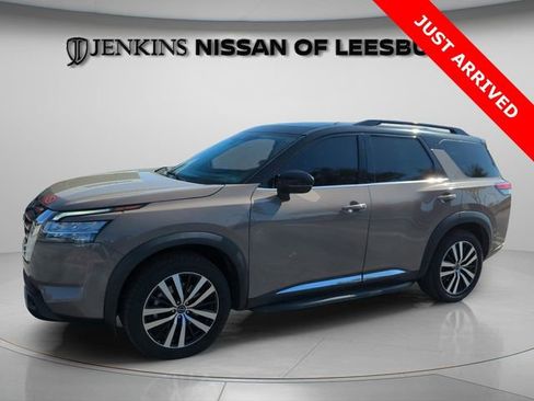 Certified 2023 Nissan Pathfinder Platinum image 13