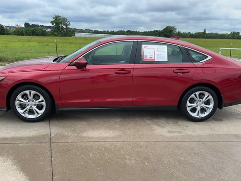 Used 2025 Honda Accord LX image 6