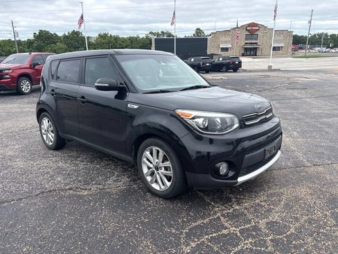 Used 2017 Kia Soul + w/ Primo Package FWD image 1