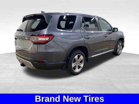 Used 2025 Honda Pilot EX-L image 4