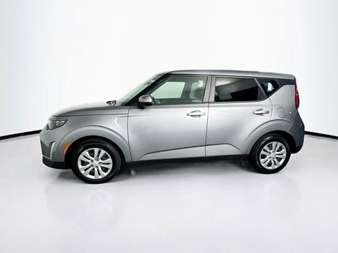 Used 2023 Kia Soul LX FWD image 8