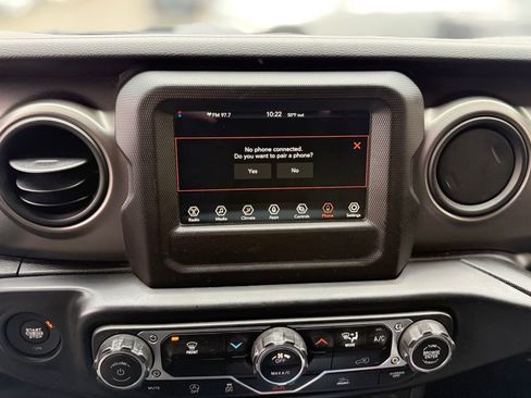 Used 2022 Jeep Gladiator Sport image 15