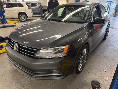 Used 2016 Volkswagen Jetta Sport FWD image 8