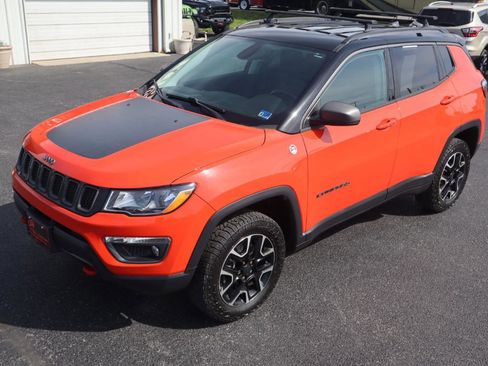 Used 2020 Jeep Compass Trailhawk w/ Leather Interior Group AWD/4WD image 11