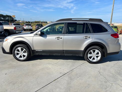 Used 2014 Subaru Outback 2.5i Premium image 7