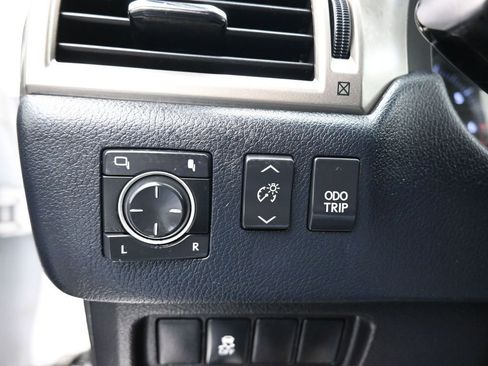 Used 2016 Lexus GX 460 w/ Navigation Package image 27