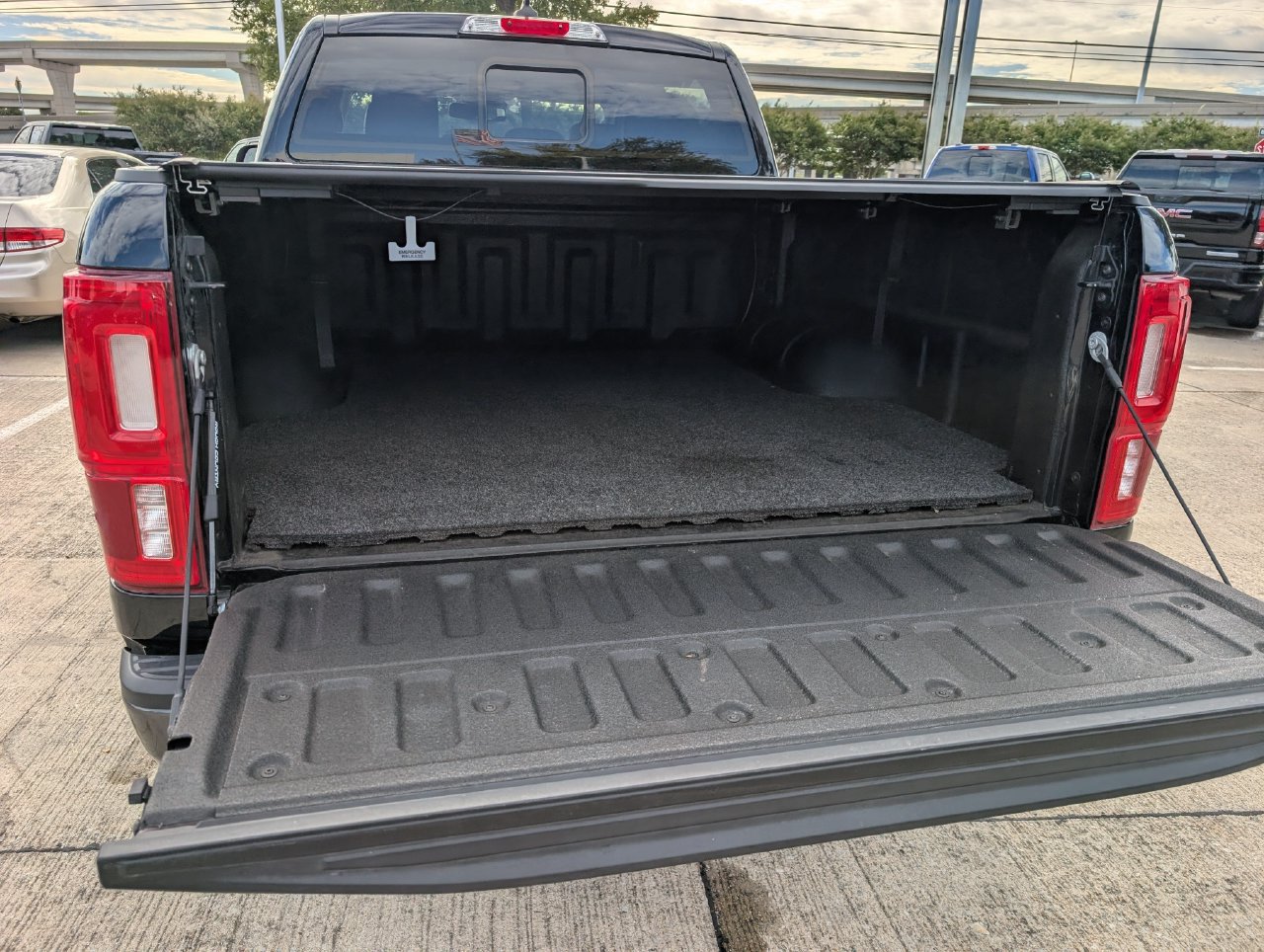 Used 2022 Ford Ranger Lariat w/ Tremor Off-Road Package AWD/4WD image 28
