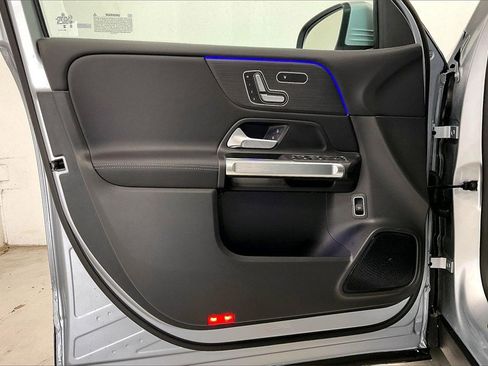 New 2026 Mercedes-Benz GLB 250 4MATIC image 10