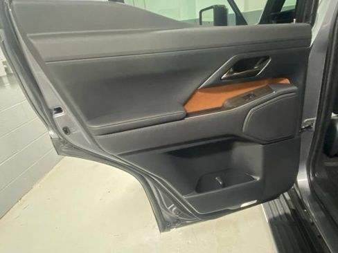 Used 2024 Lexus GX 550 w/ Accessory Package (2T) AWD/4WD image 8