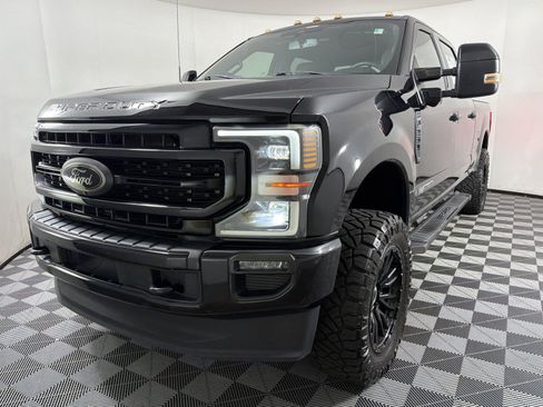 Used 2022 Ford F250 Lariat w/ Black Appearance Package AWD/4WD image 3