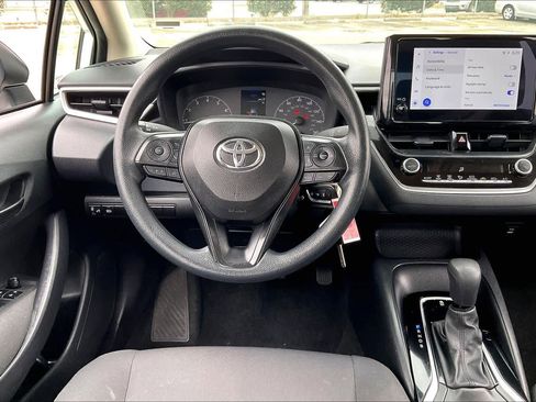 Used 2024 Toyota Corolla LE image 7