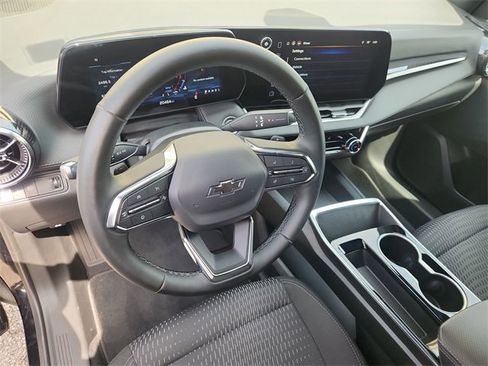 Used 2025 Chevrolet Equinox LT w/ Midnight Edition image 10