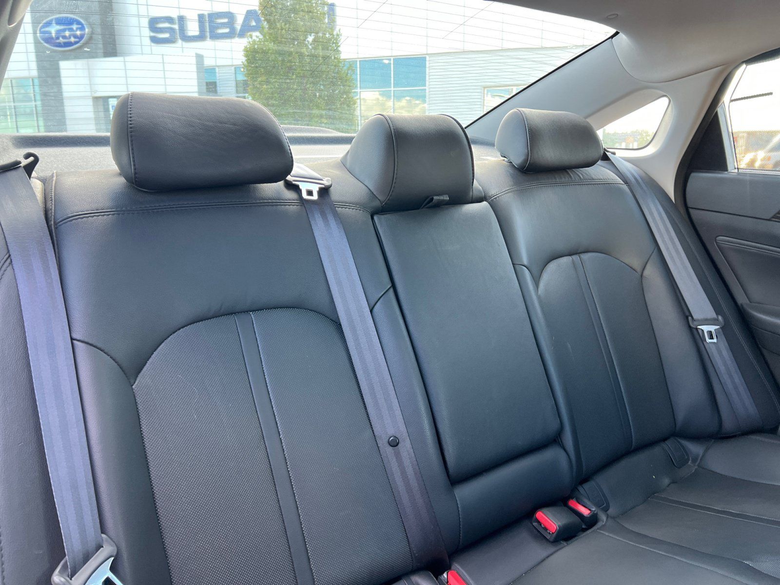 Used 2015 Hyundai Sonata Limited w/ Option Group 06 FWD image 18