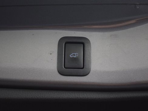 Used 2017 Toyota Highlander Limited Platinum image 13