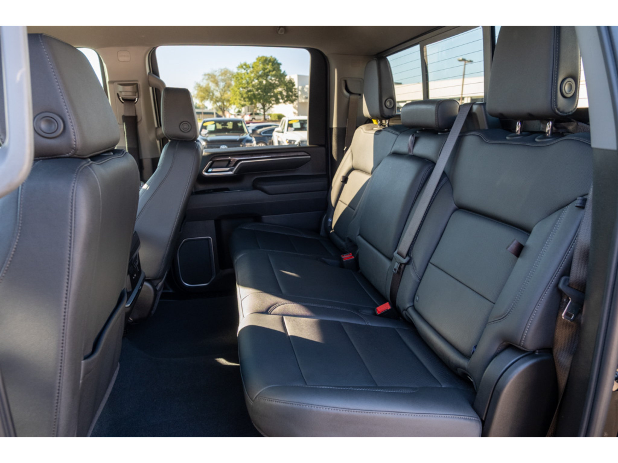 Used 2026 Chevrolet Silverado 2500 LTZ w/ LTZ Convenience Package AWD/4WD image 13