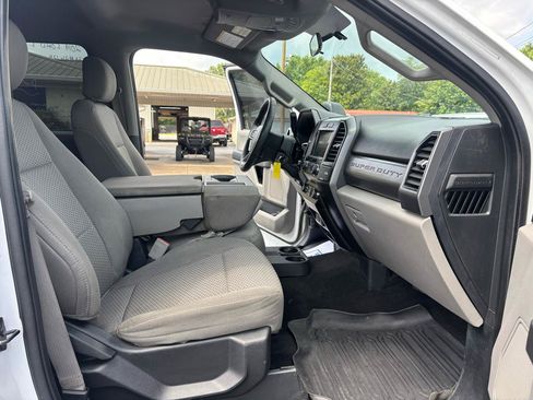 Used 2019 Ford F250 XLT w/ Snow Plow Prep Package AWD/4WD image 15