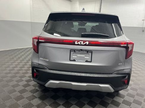 Used 2025 Kia Seltos LX image 5