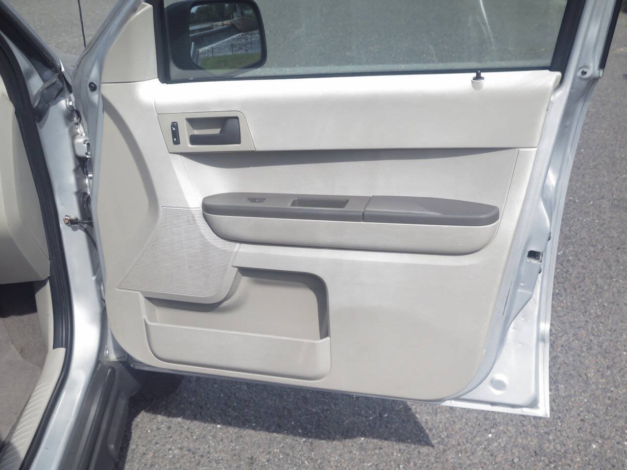 Used 2008 Ford Escape XLS FWD image 27