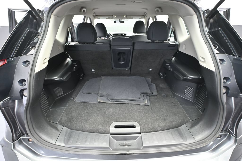 Used 2017 Nissan Rogue S FWD image 29