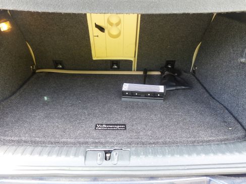 Used 2015 Volkswagen Tiguan SEL FWD image 22