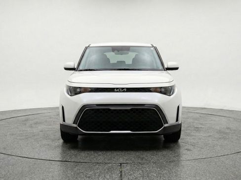 Used 2025 Kia Soul LX w/ LX Technology Package FWD image 2