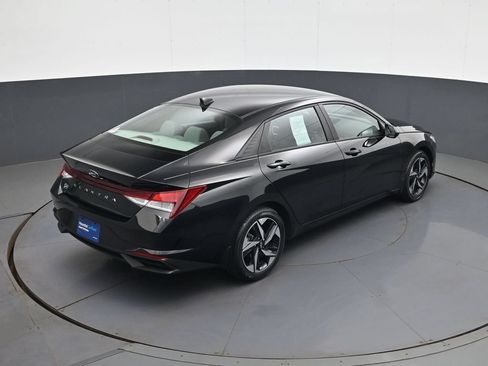 Certified 2023 Hyundai Elantra SEL w/ Convenience Package FWD image 17
