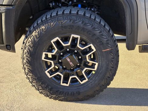 New 2026 GMC Sierra 2500 AT4X AWD/4WD image 7