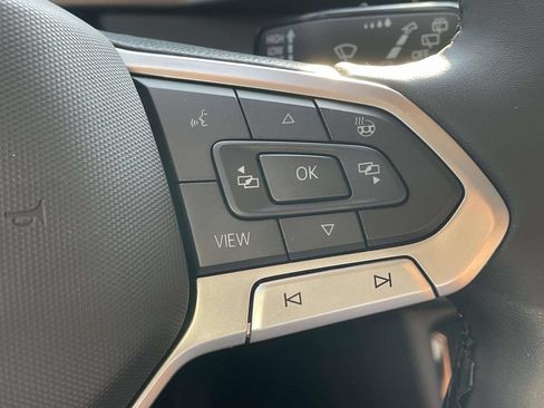 New 2026 Volkswagen Taos SE FWD image 23