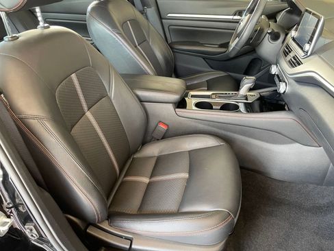 Used 2025 Nissan Altima 2.5 SR image 37