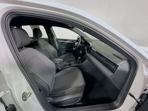 Used 2025 Volkswagen Jetta Sport image 32