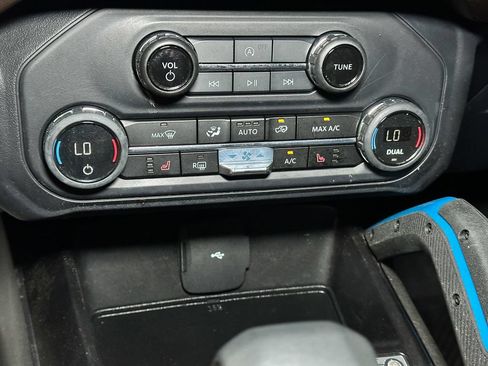 Certified 2023 Ford Bronco Outer Banks AWD/4WD image 38