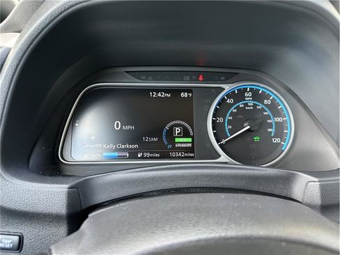 Used 2025 Nissan Leaf S FWD image 19