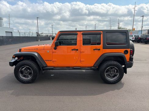 Used 2013 Jeep Wrangler Unlimited Rubicon w/ Connectivity Group AWD/4WD image 7