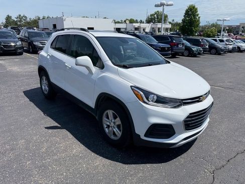Used 2018 Chevrolet Trax LT FWD image 4