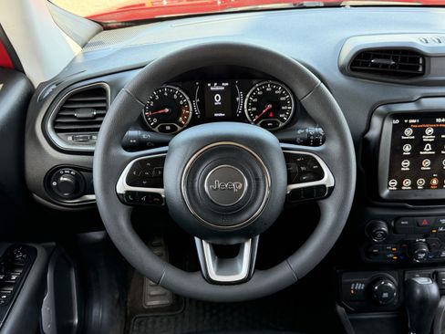 Used 2023 Jeep Renegade Latitude AWD/4WD image 17